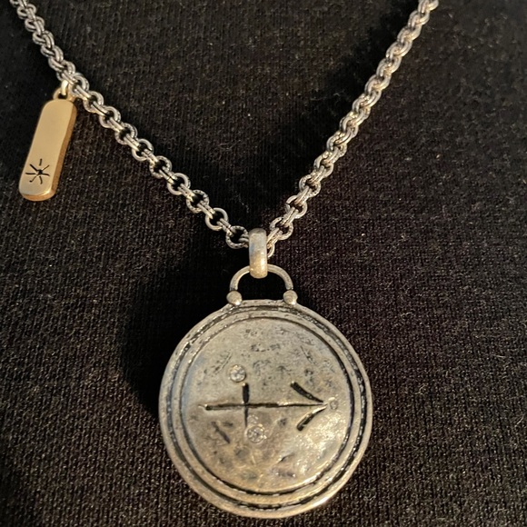 NWT! Chico’s Sagittarius Adjustable and reversible silver pendant necklace - Picture 3 of 5